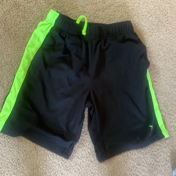 Old Navy shorts - Picture 1 of 4